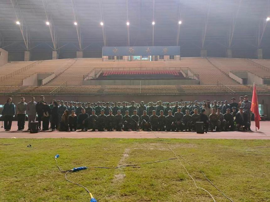伟德国际1946官网2025级新生军训合唱比赛圆满结...